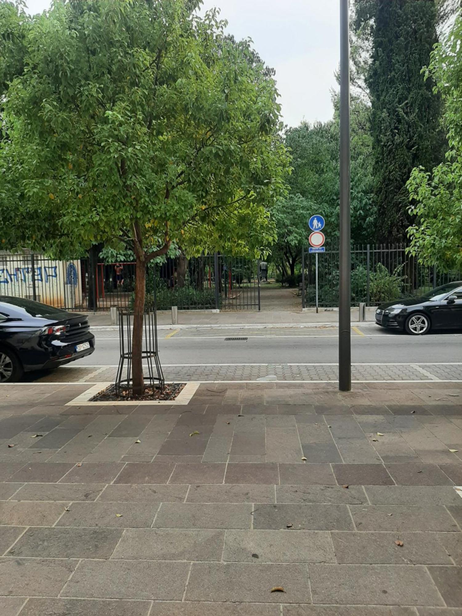 Stylish King Downtown Apartamento Podgorica Exterior foto